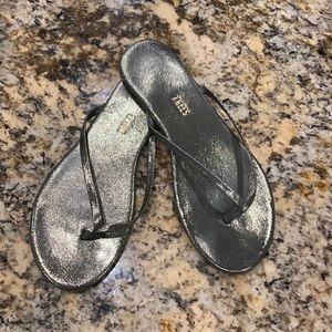 TKEES Size 9 Flip Flop. Worn Once.